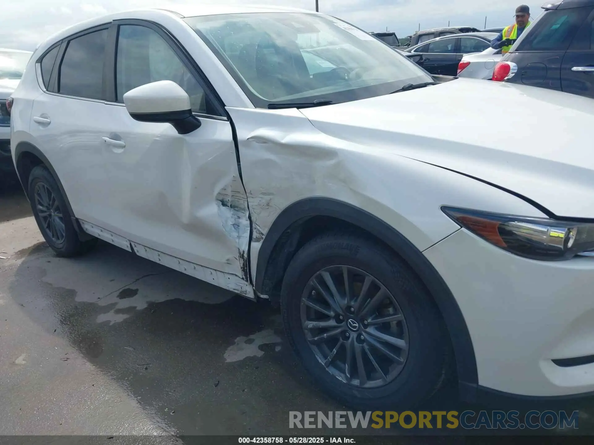 6 Photograph of a damaged car JM3KFACM4M0406811 MAZDA CX-5 2021
