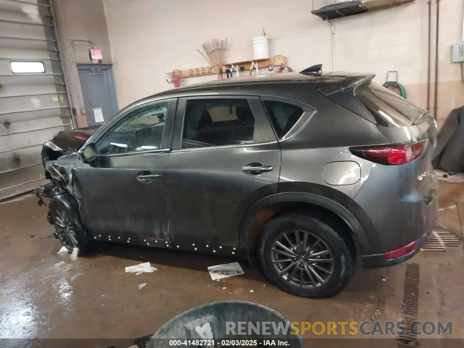 14 Photograph of a damaged car JM3KFACM9M1327354 MAZDA CX-5 2021