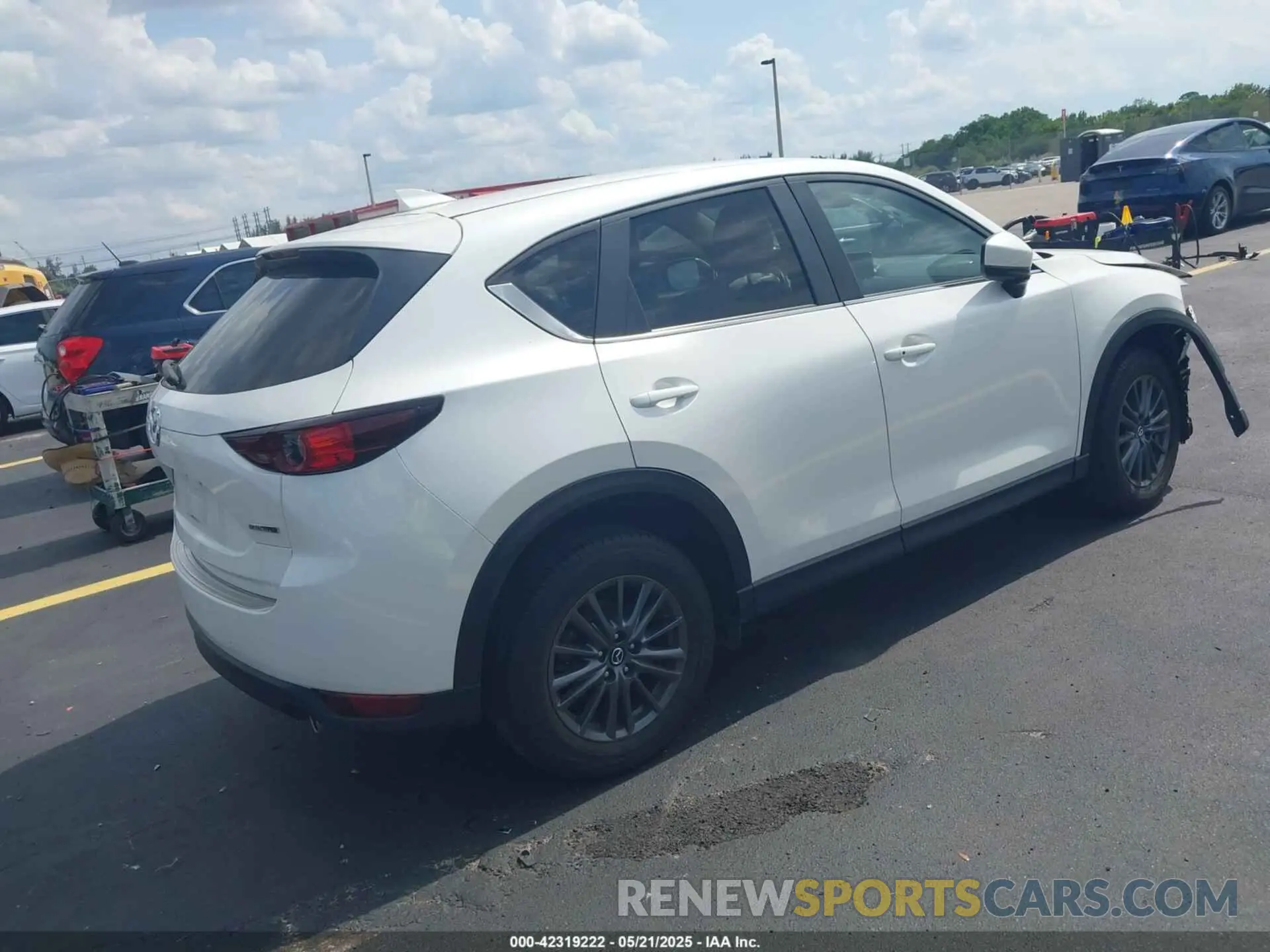 4 Photograph of a damaged car JM3KFACMXM0460405 MAZDA CX-5 2021