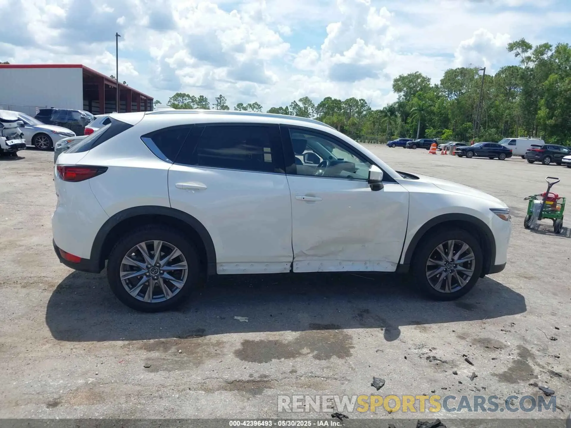 13 Photograph of a damaged car JM3KFADM9M0471104 MAZDA CX-5 2021