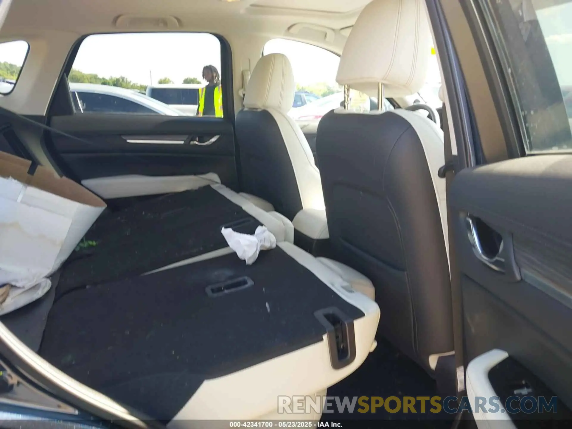 8 Photograph of a damaged car JM3KFBAY5M0425671 MAZDA CX-5 2021