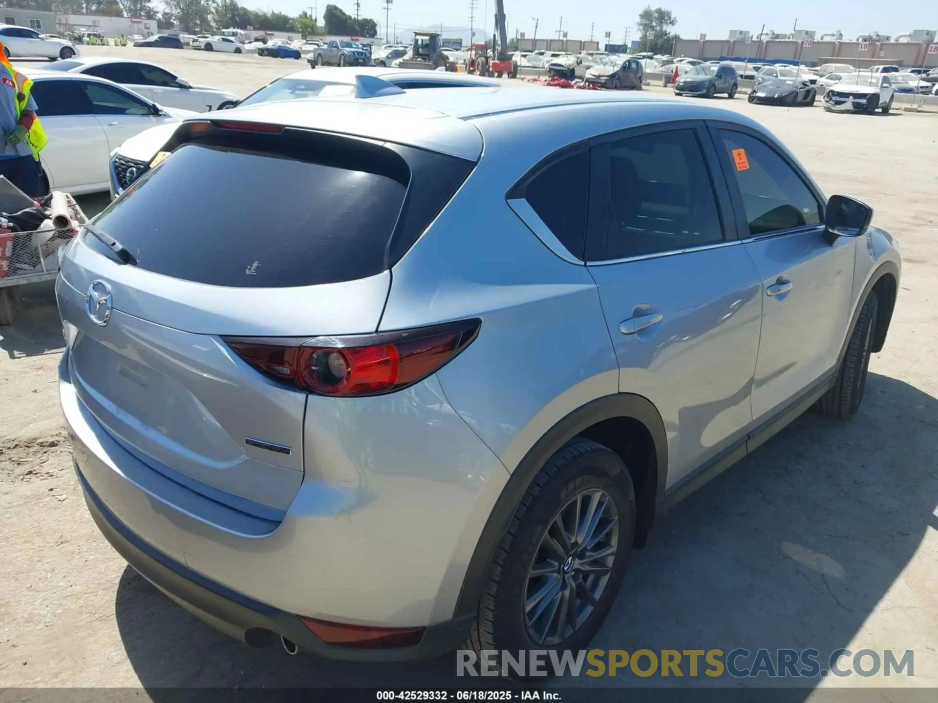 4 Photograph of a damaged car JM3KFBCM4M0340380 MAZDA CX-5 2021