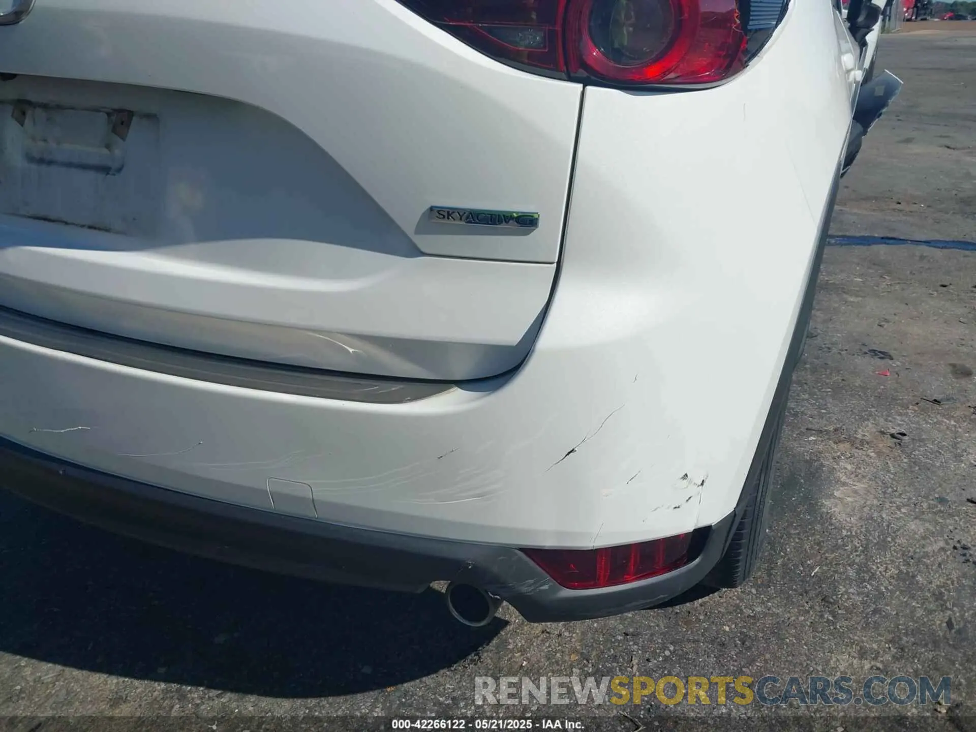 18 Photograph of a damaged car JM3KFBCM9M1440680 MAZDA CX-5 2021