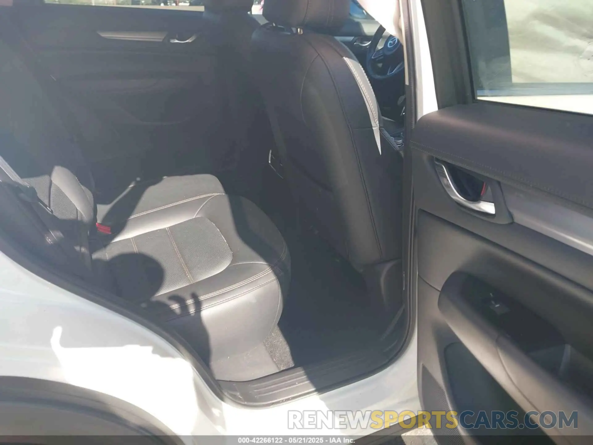 8 Photograph of a damaged car JM3KFBCM9M1440680 MAZDA CX-5 2021