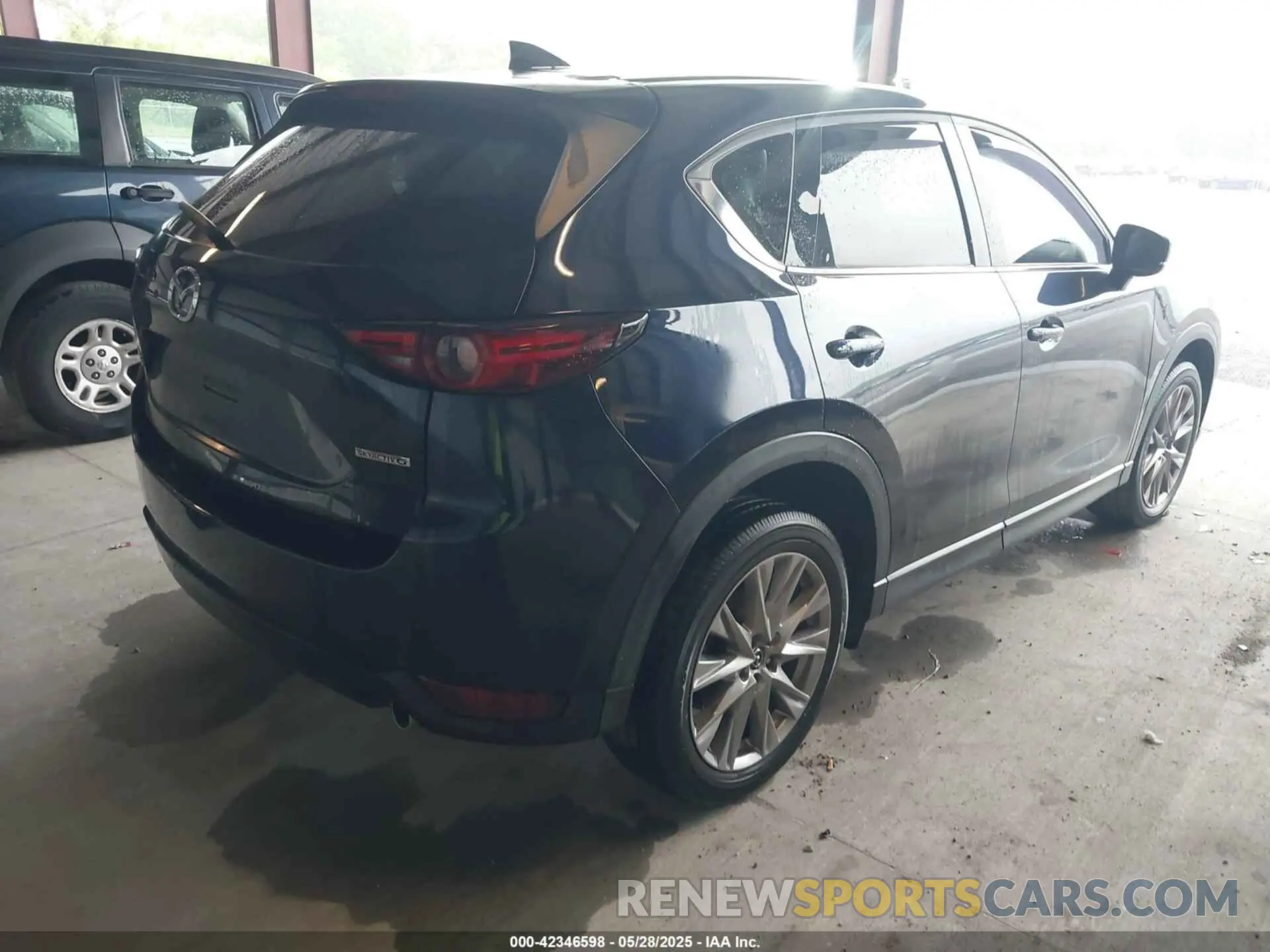 4 Photograph of a damaged car JM3KFBDM0M1368055 MAZDA CX-5 2021