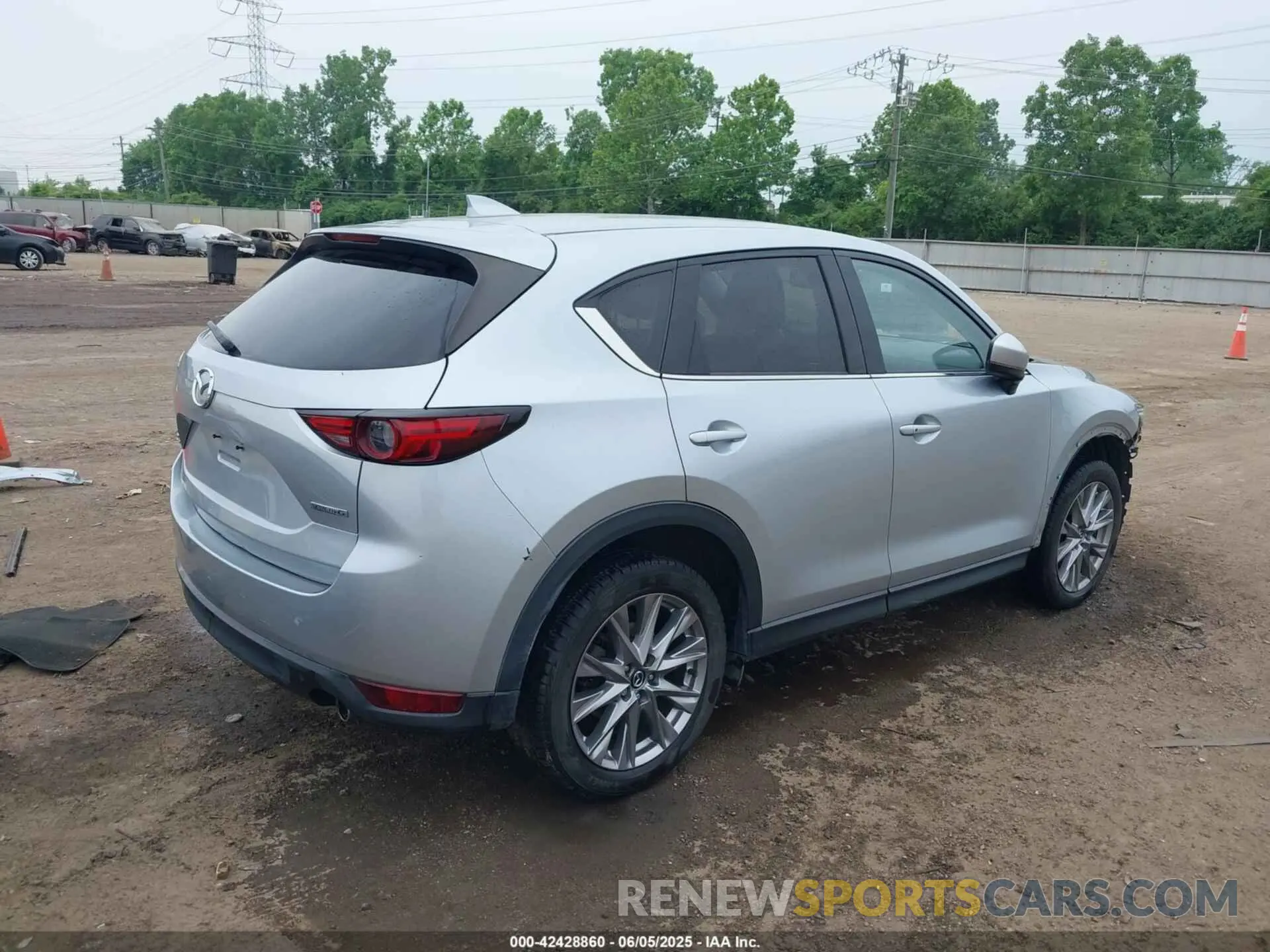 4 Photograph of a damaged car JM3KFBDM4M0371496 MAZDA CX-5 2021