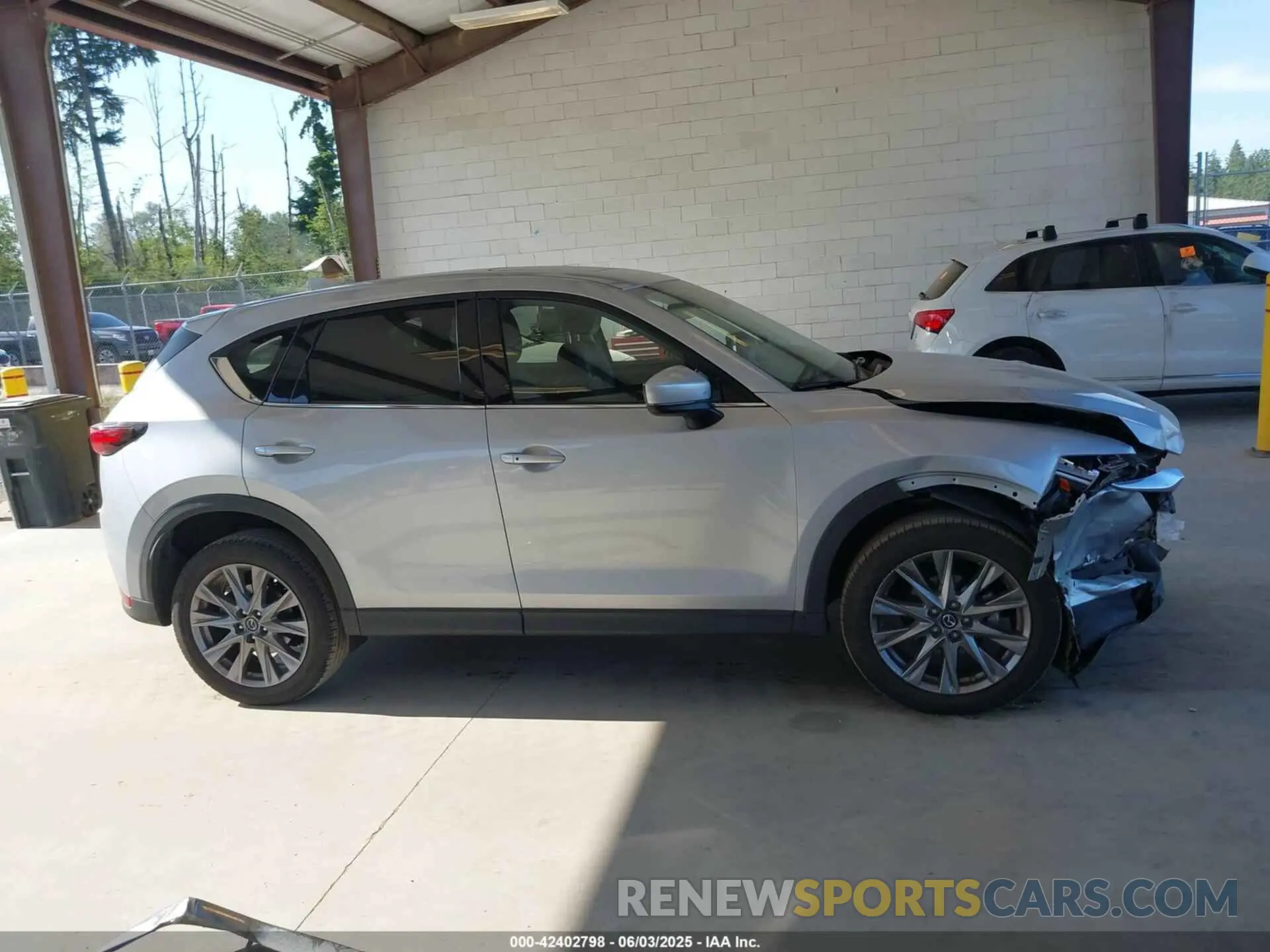 14 Photograph of a damaged car JM3KFBDM7M1402900 MAZDA CX-5 2021