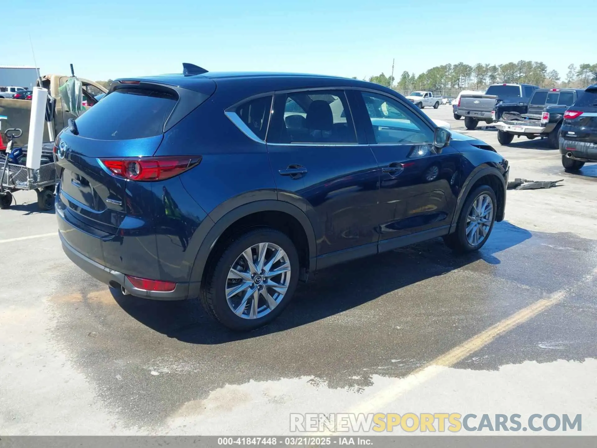 4 Photograph of a damaged car JM3KFBDM8M1426932 MAZDA CX-5 2021