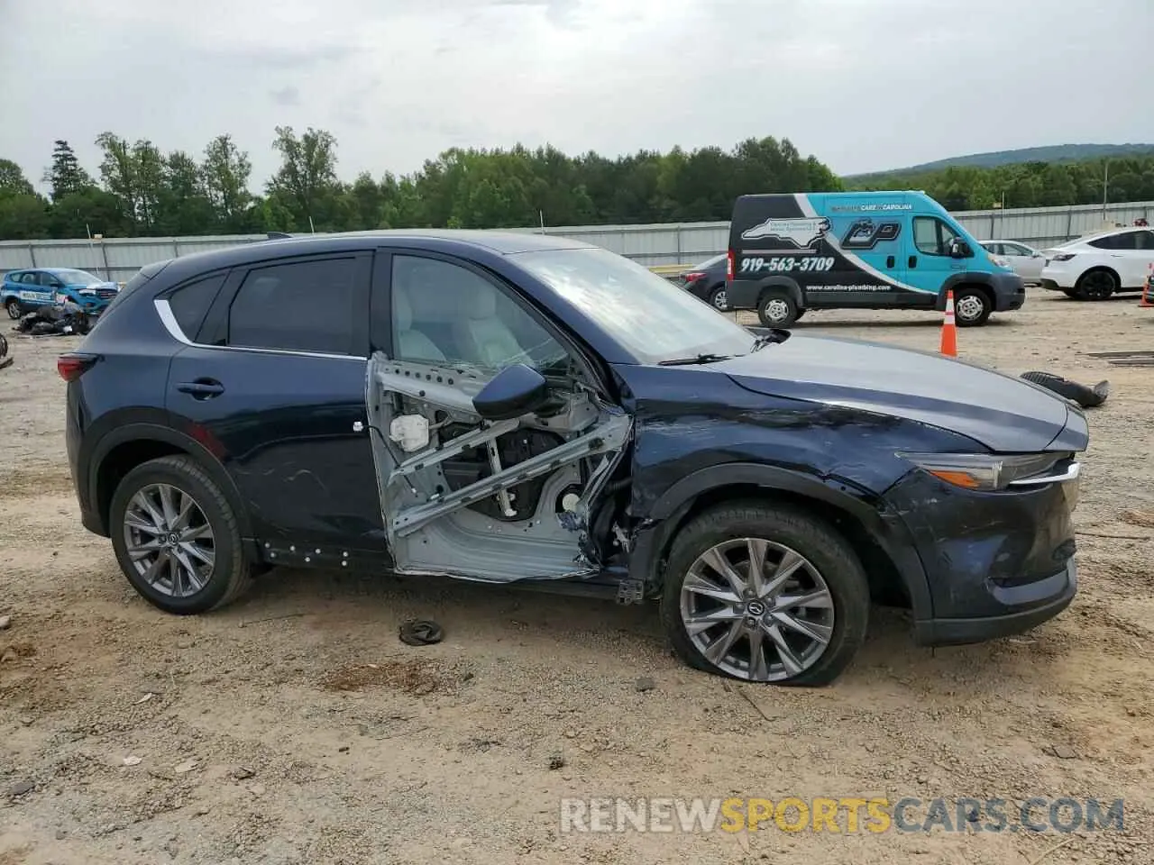 4 Photograph of a damaged car JM3KFBDMXM0497796 MAZDA CX-5 2021