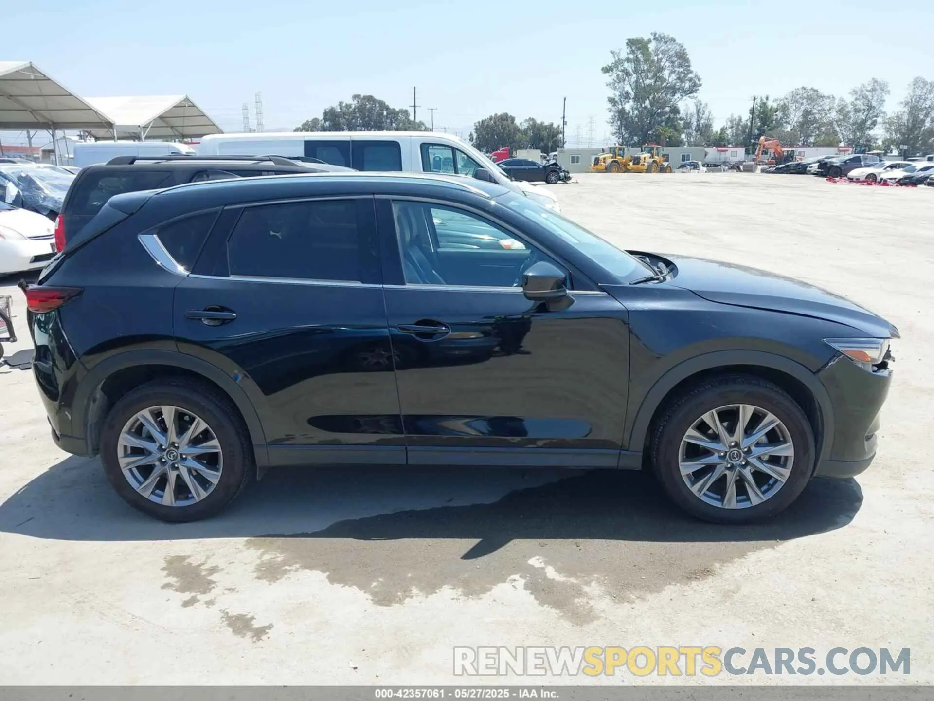 13 Photograph of a damaged car JM3KFBDMXM1487182 MAZDA CX-5 2021