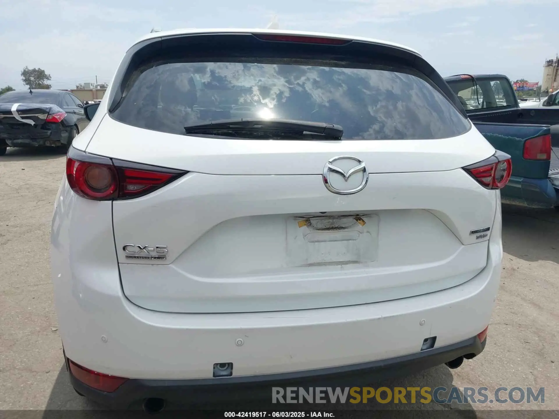 17 Photograph of a damaged car JM3KFBEY3M0344260 MAZDA CX-5 2021