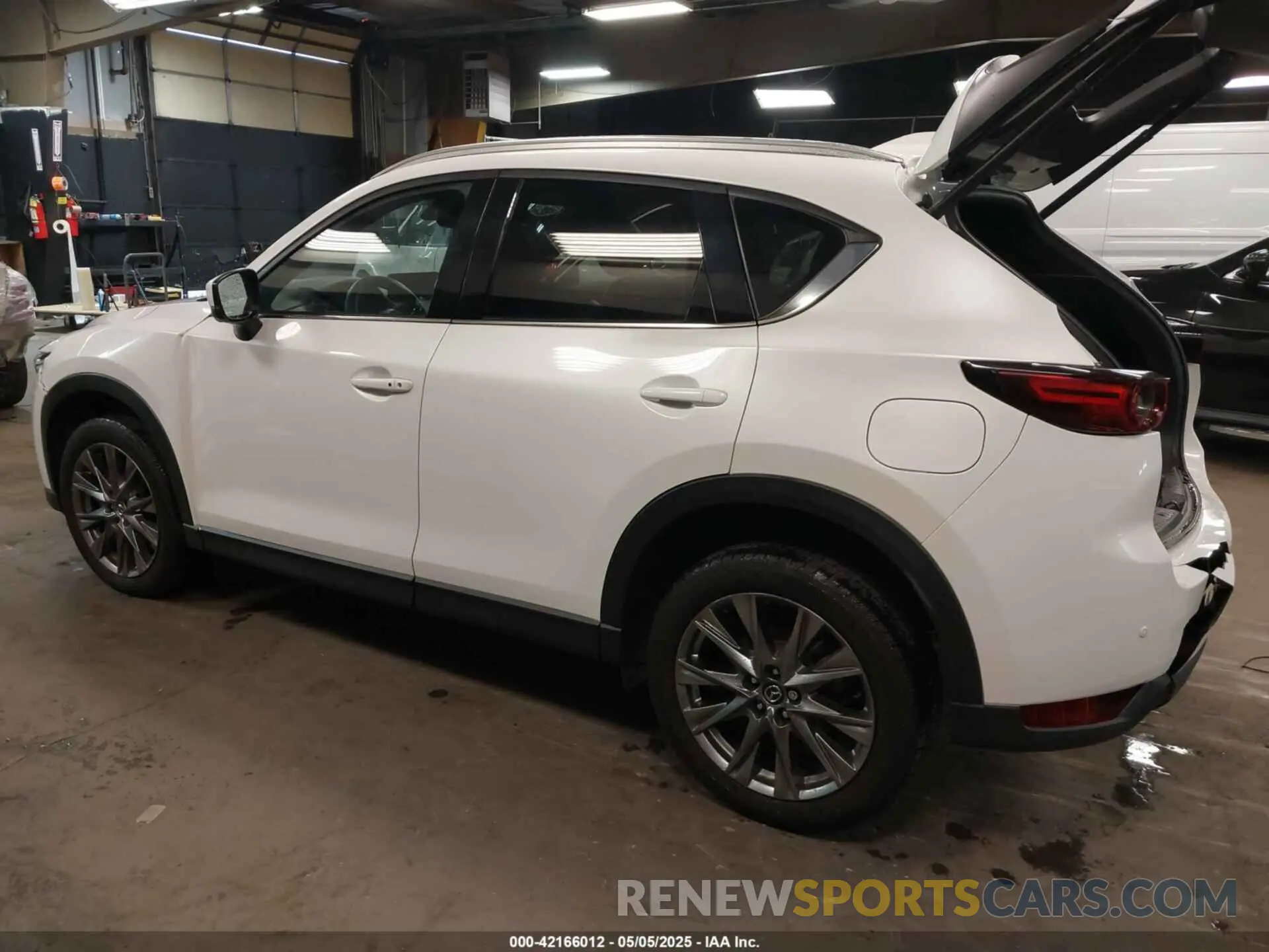 3 Photograph of a damaged car JM3KFBEY5M0319425 MAZDA CX-5 2021