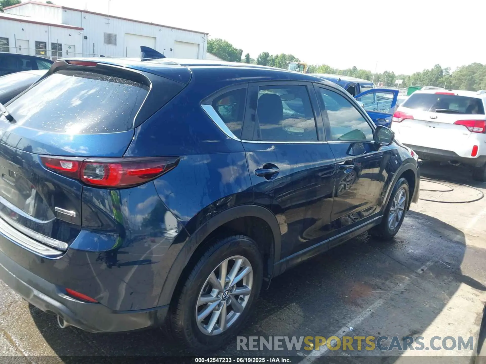 4 Photograph of a damaged car JM3KFBBM8N0625778 MAZDA CX-5 2022
