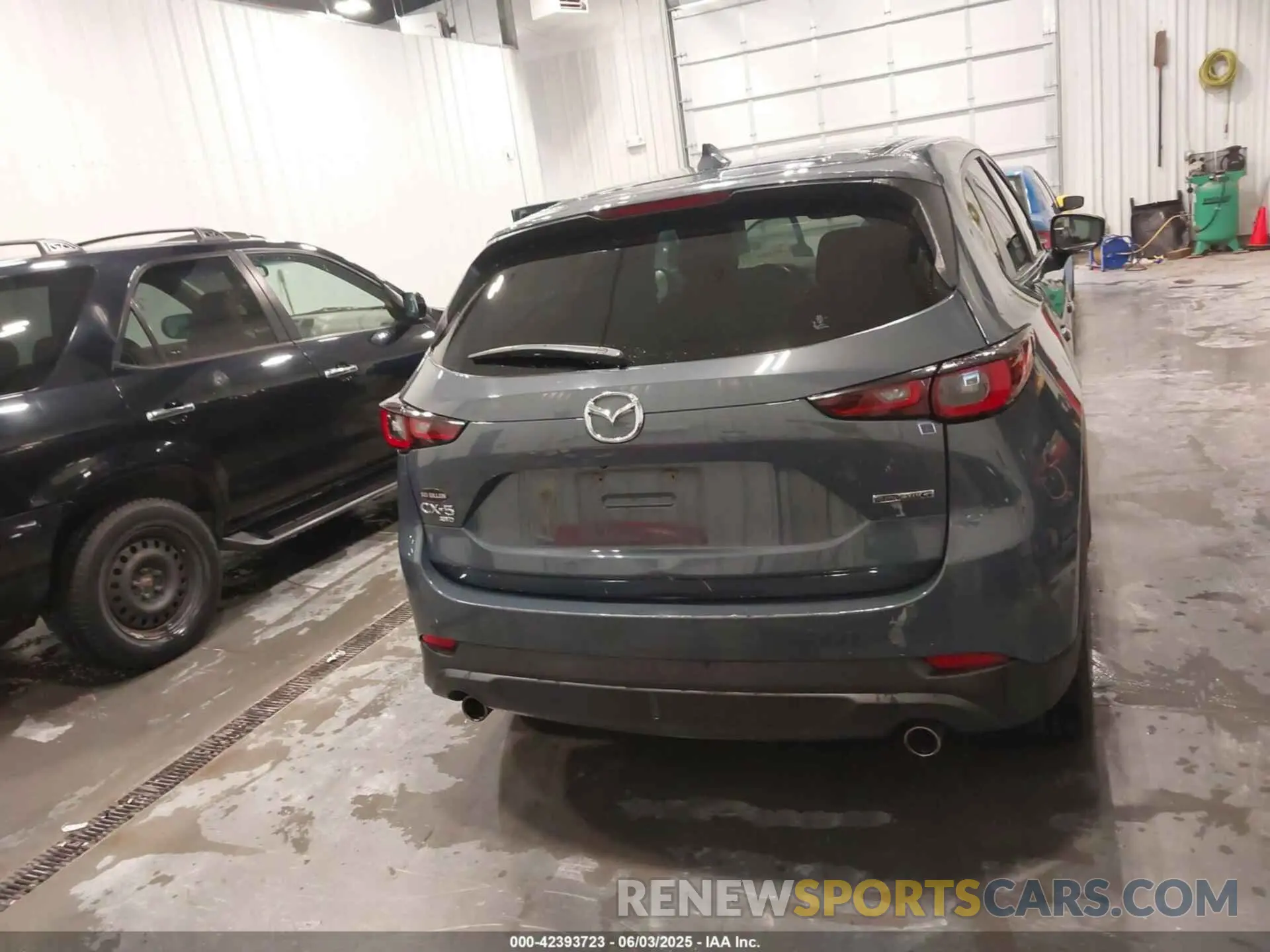 17 Photograph of a damaged car JM3KFBCM0N1585446 MAZDA CX-5 2022