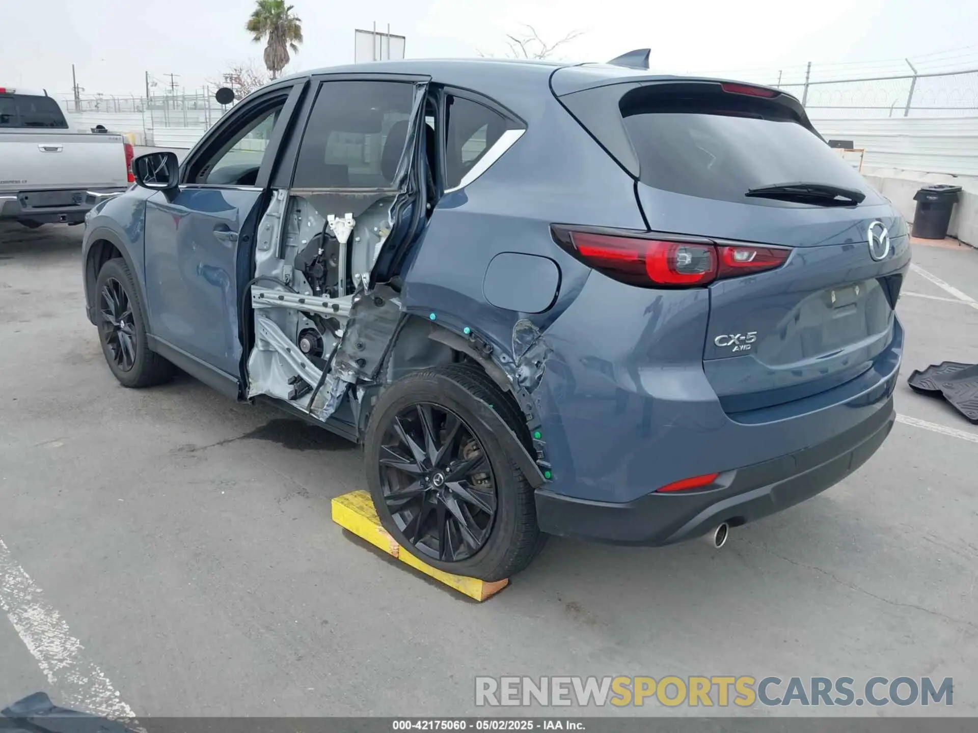 3 Photograph of a damaged car JM3KFBCM2N0530891 MAZDA CX-5 2022
