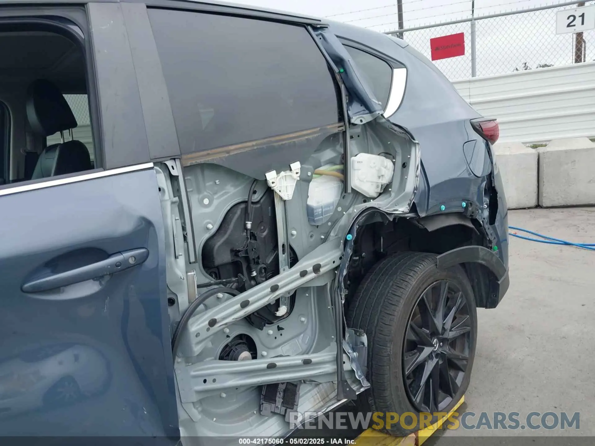 6 Photograph of a damaged car JM3KFBCM2N0530891 MAZDA CX-5 2022