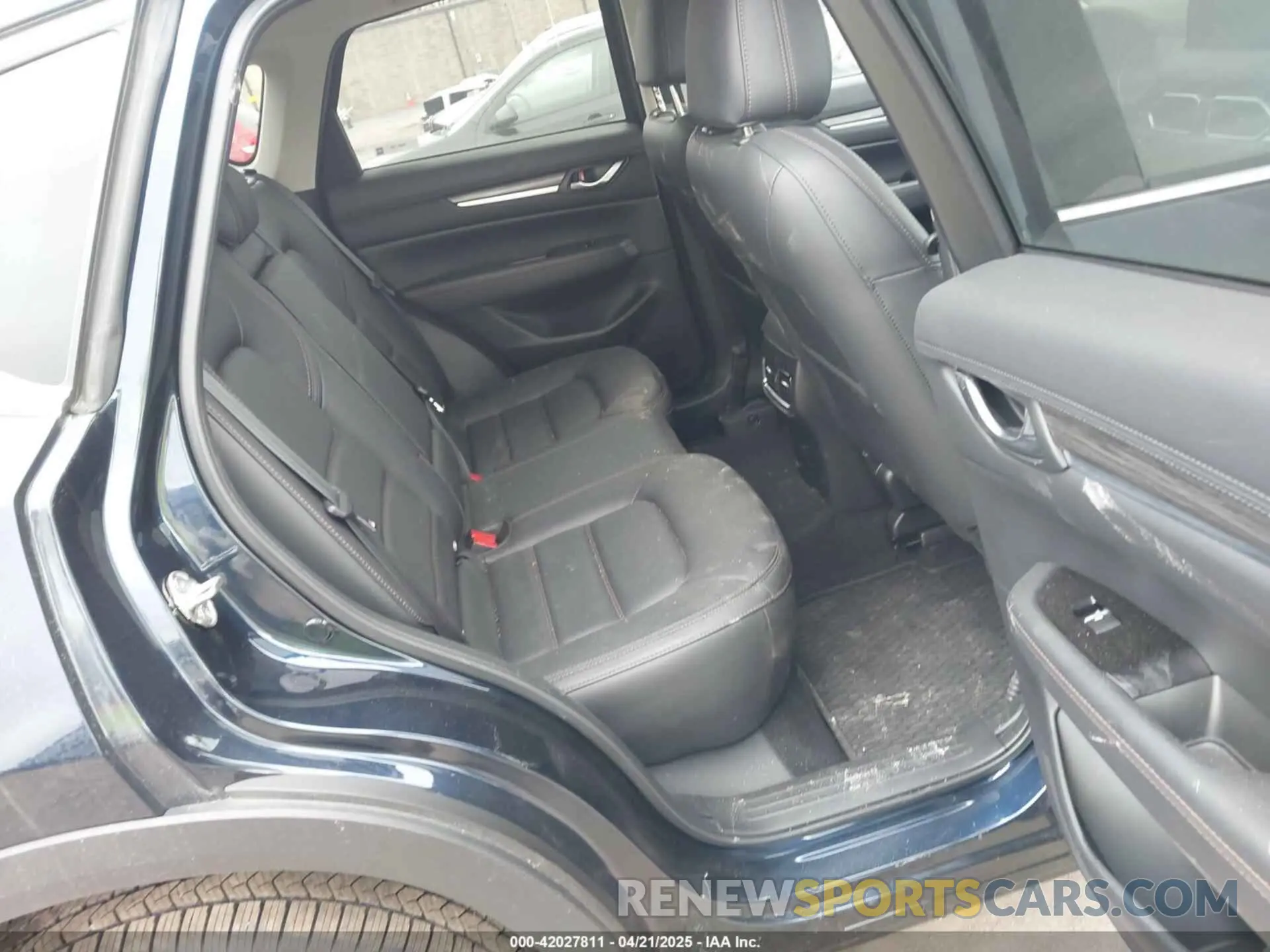 8 Photograph of a damaged car JM3KFBDM3N1523926 MAZDA CX-5 2022