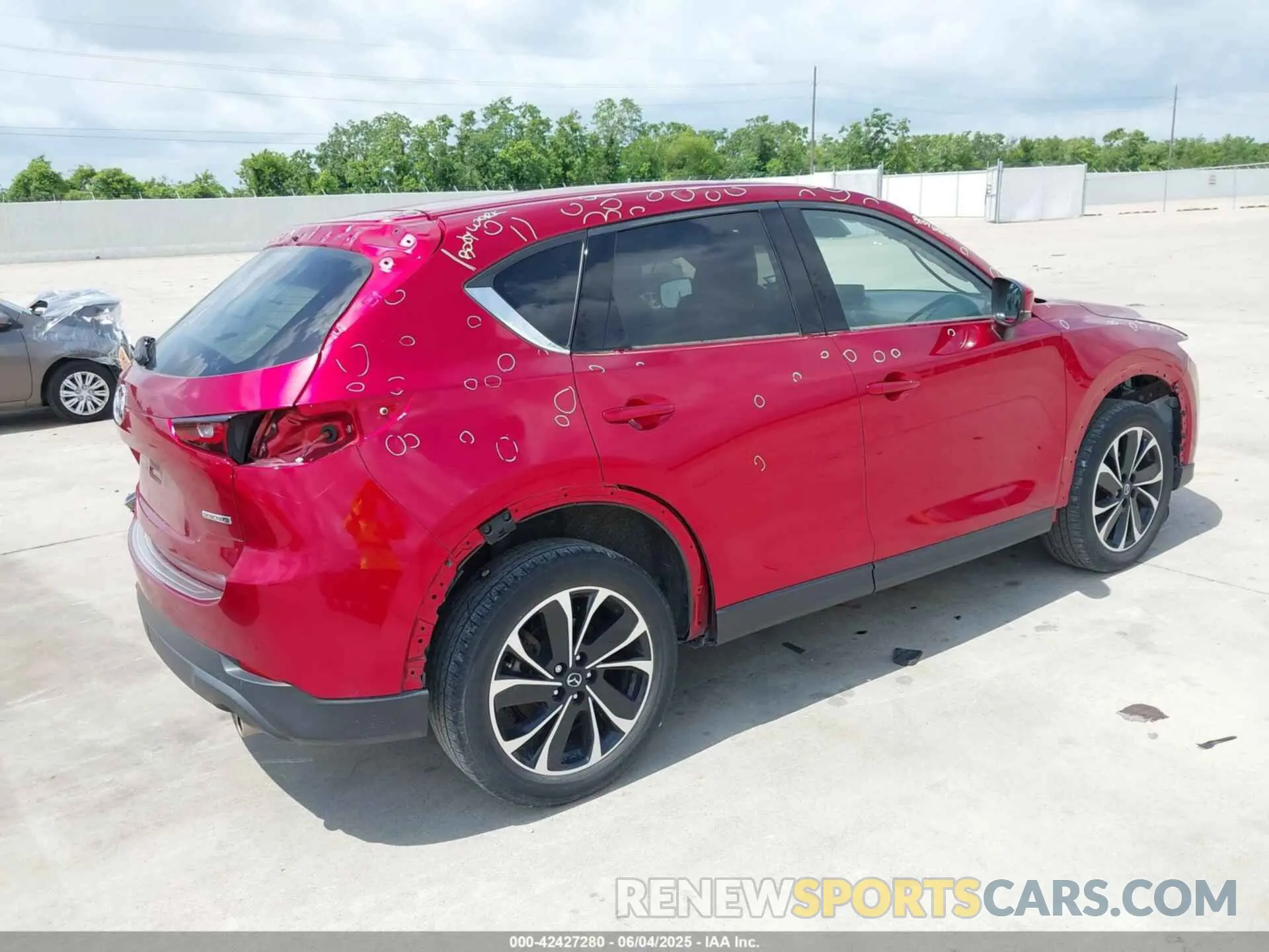 4 Photograph of a damaged car JM3KFBDM8N0536659 MAZDA CX-5 2022