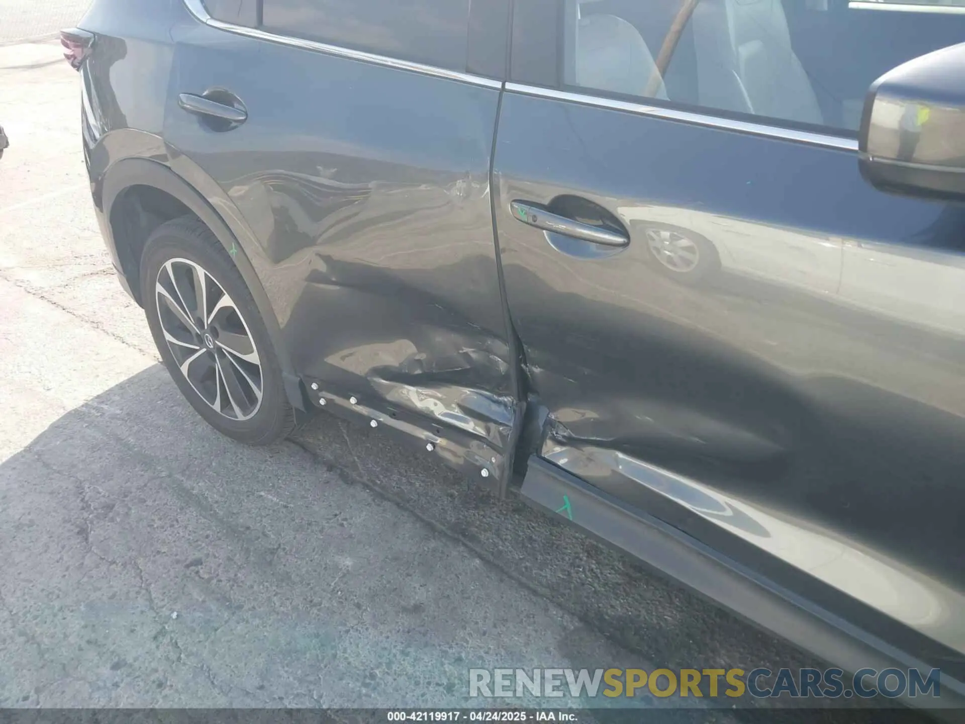 6 Photograph of a damaged car JM3KFBEM0N0556628 MAZDA CX-5 2022