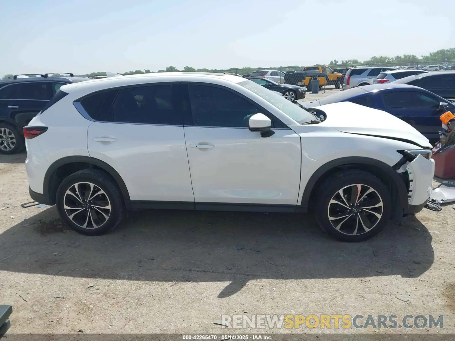 13 Photograph of a damaged car JM3KFBEM3N1576592 MAZDA CX-5 2022