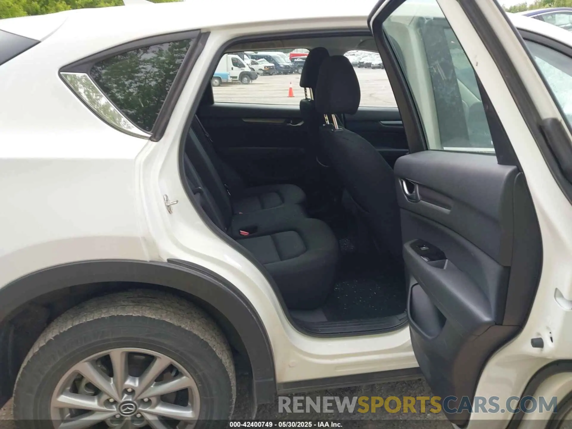 8 Photograph of a damaged car JM3KFBAMXP0277132 MAZDA CX-5 2023