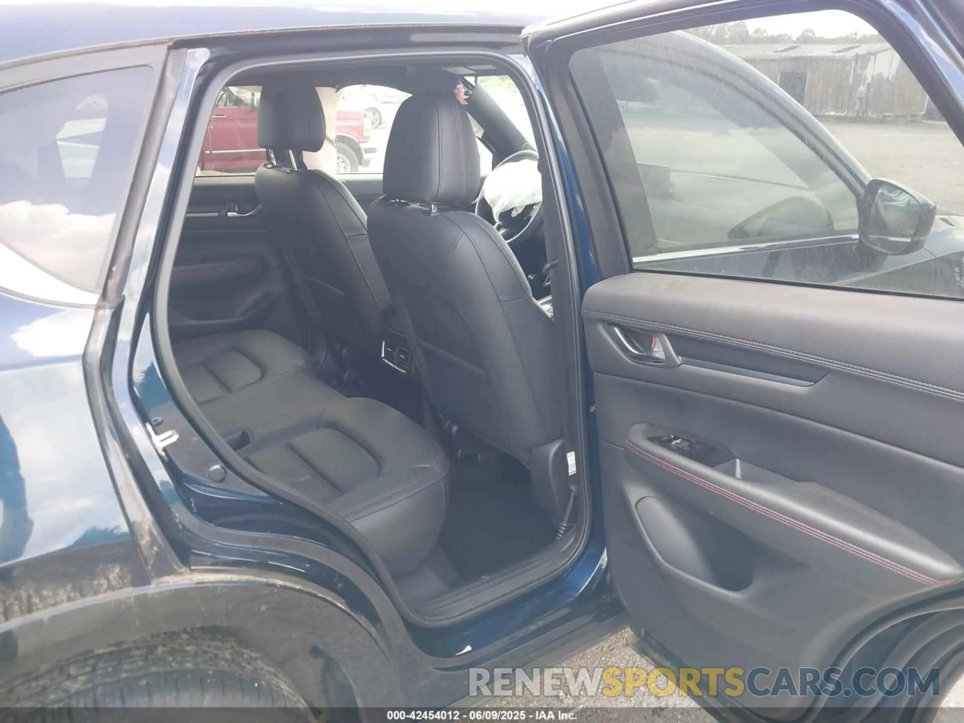 8 Photograph of a damaged car JM3KFBAY6P0246012 MAZDA CX-5 2023