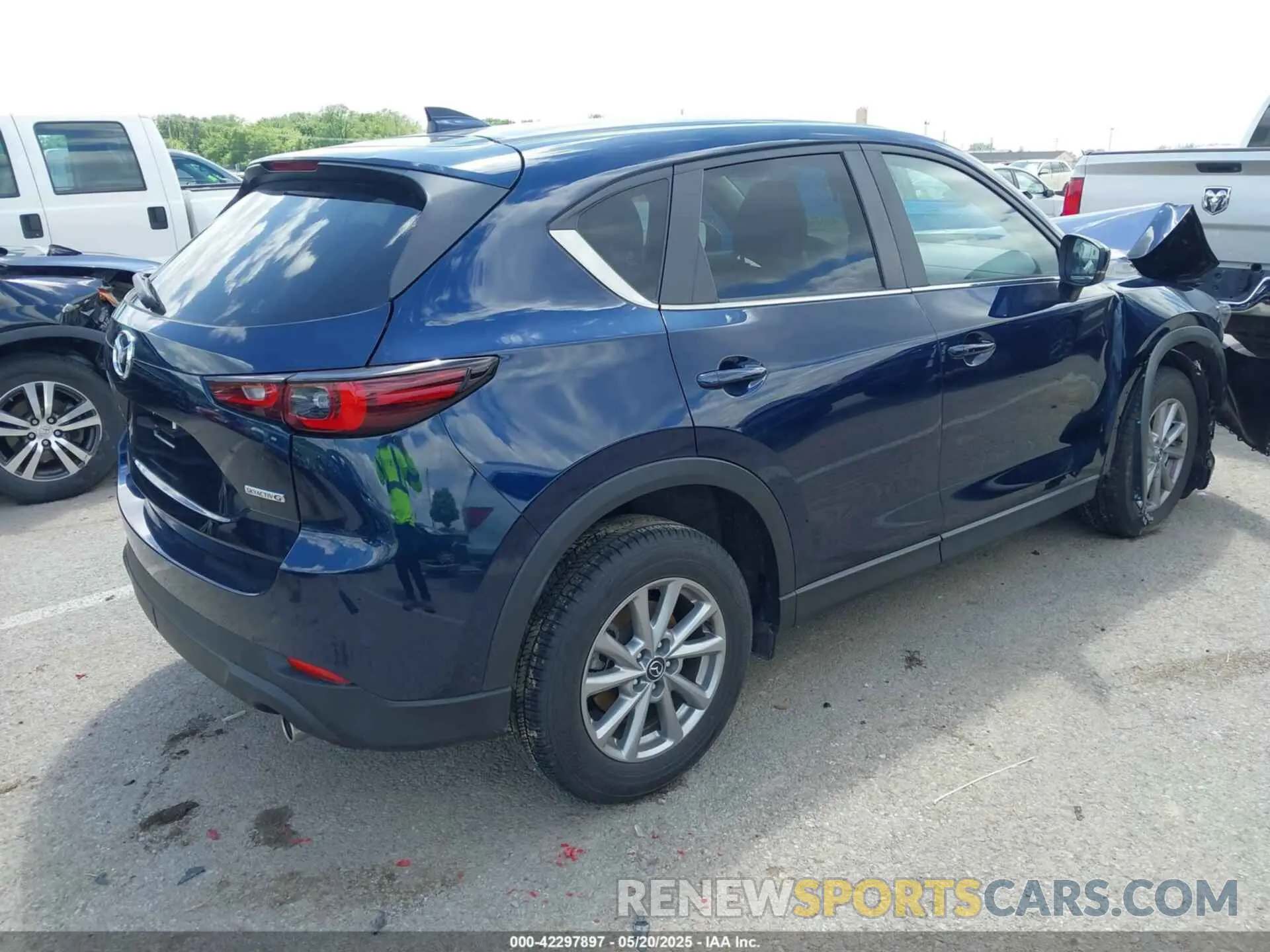 4 Photograph of a damaged car JM3KFBBM1P0236435 MAZDA CX-5 2023