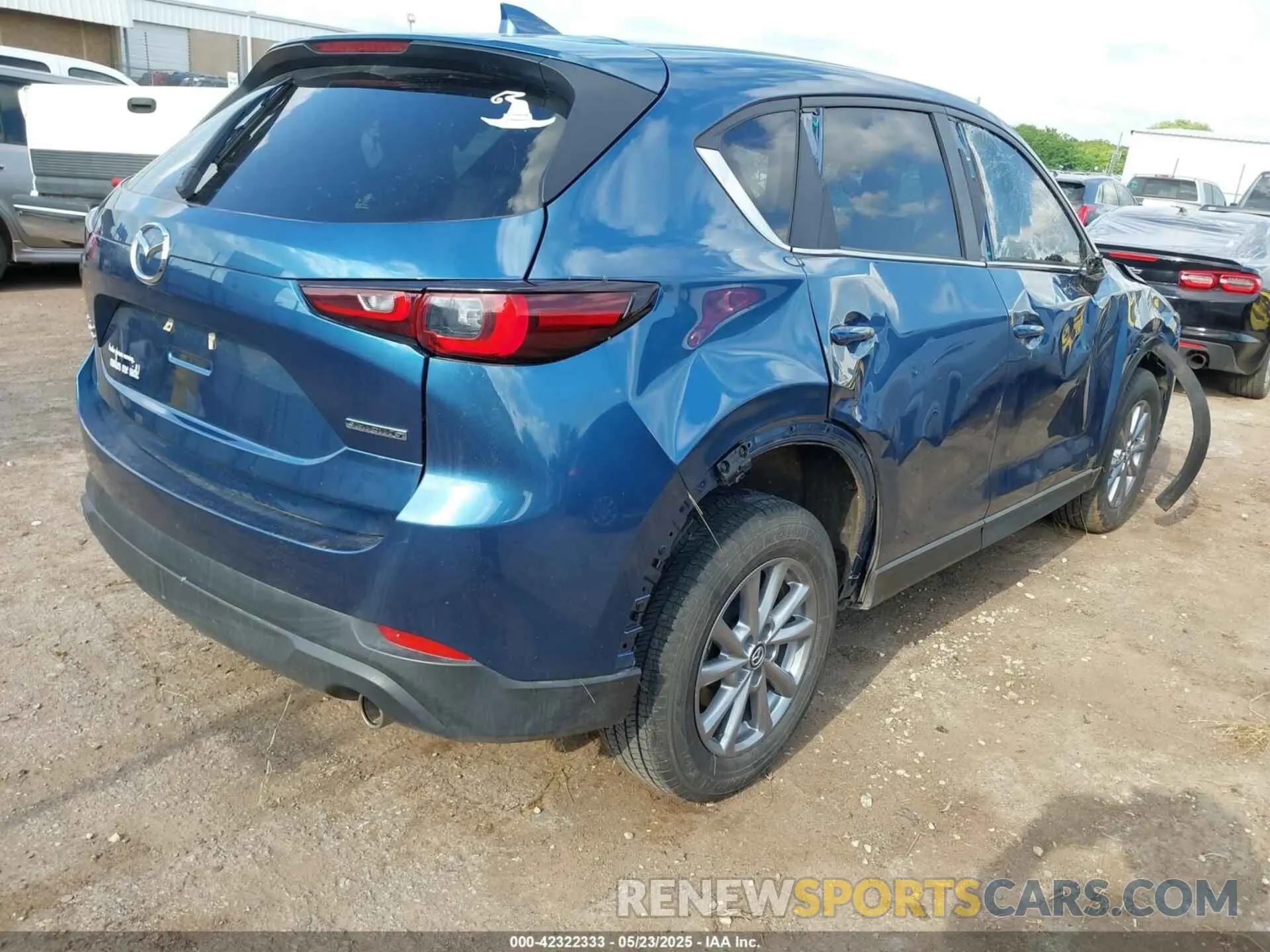 4 Photograph of a damaged car JM3KFBBM3P0237568 MAZDA CX-5 2023