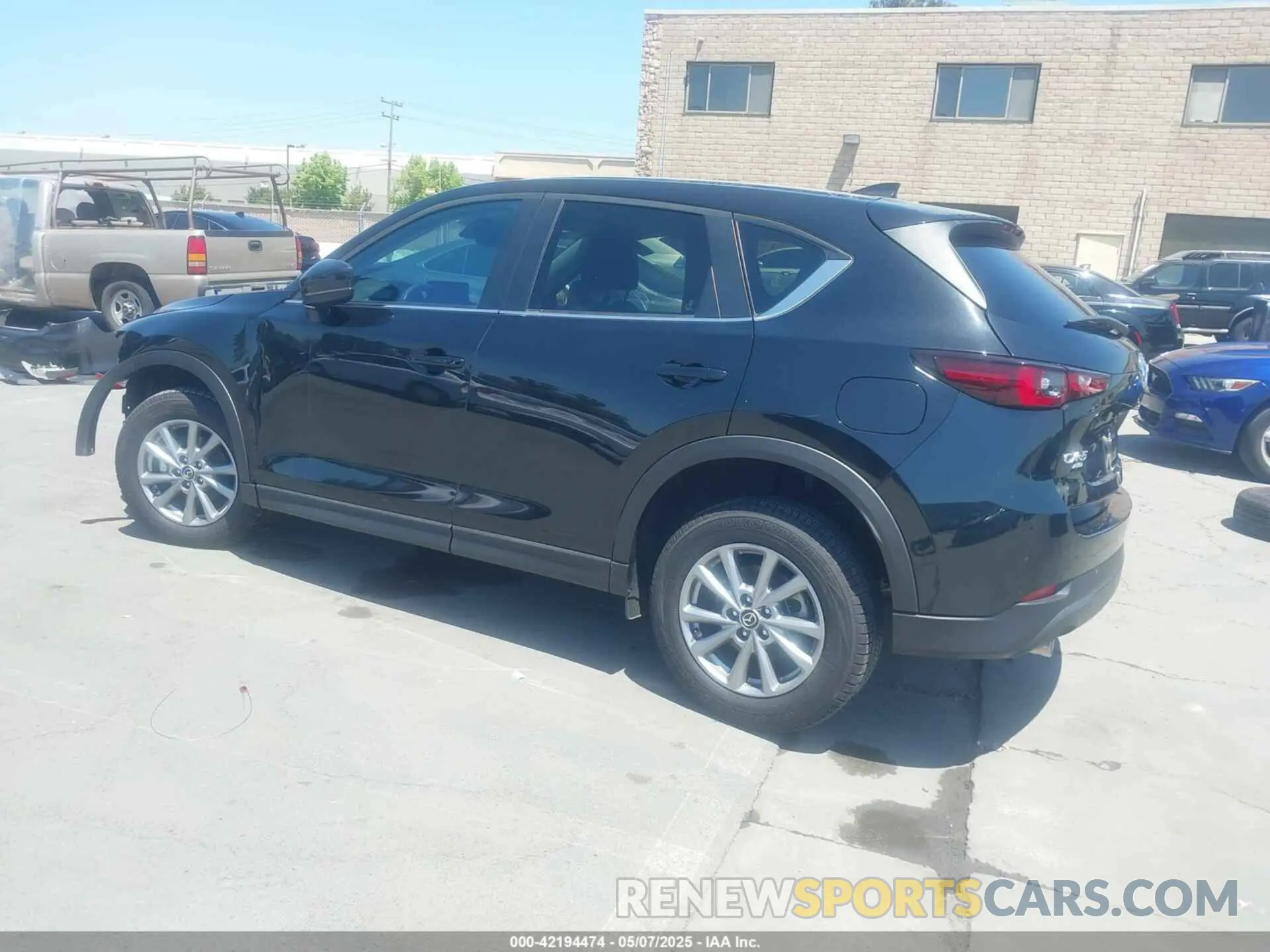 3 Photograph of a damaged car JM3KFBBM6P0266515 MAZDA CX-5 2023