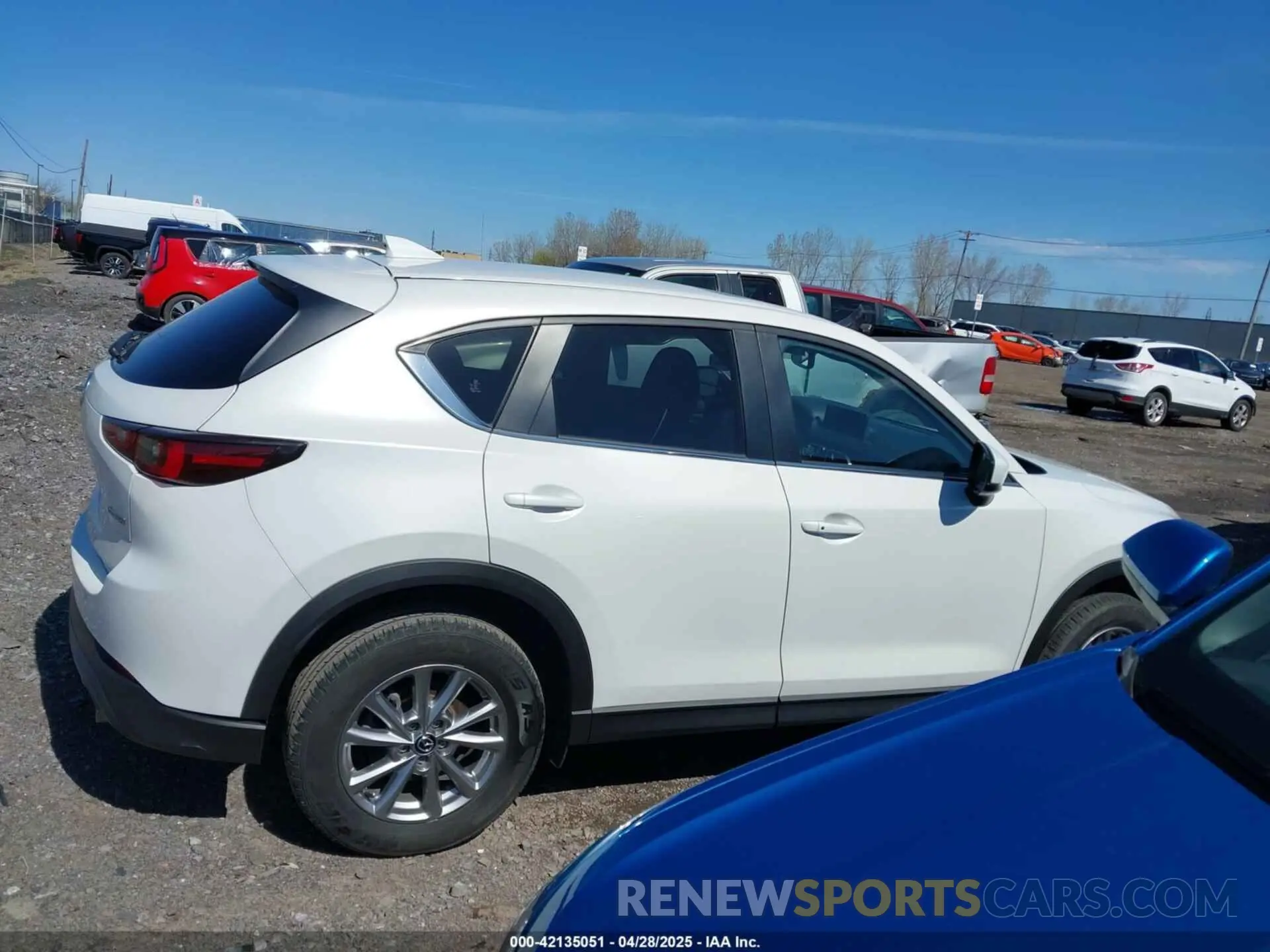 13 Photograph of a damaged car JM3KFBCM0P0139564 MAZDA CX-5 2023
