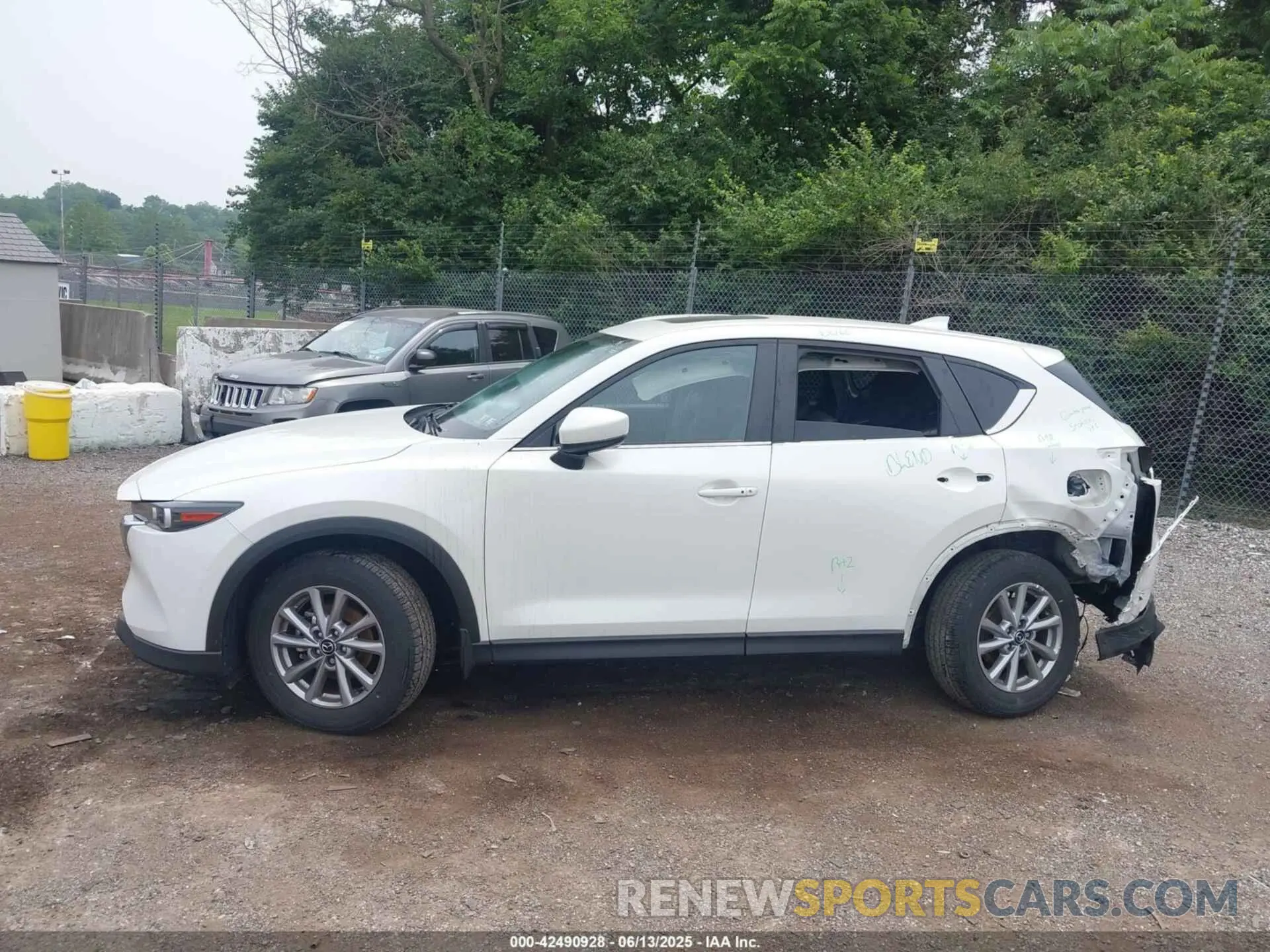 14 Photograph of a damaged car JM3KFBCM0P0179160 MAZDA CX-5 2023