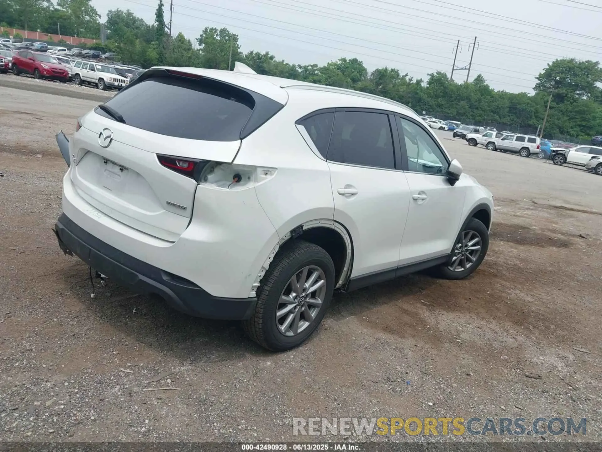 4 Photograph of a damaged car JM3KFBCM0P0179160 MAZDA CX-5 2023