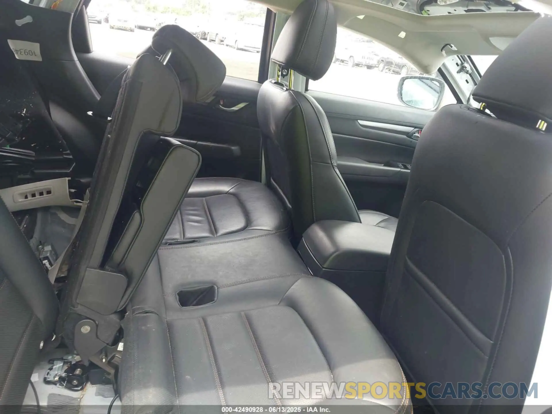 8 Photograph of a damaged car JM3KFBCM0P0179160 MAZDA CX-5 2023