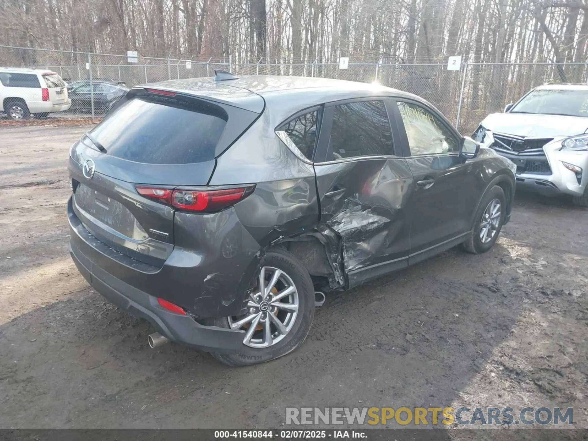 4 Photograph of a damaged car JM3KFBCM2P0193643 MAZDA CX-5 2023