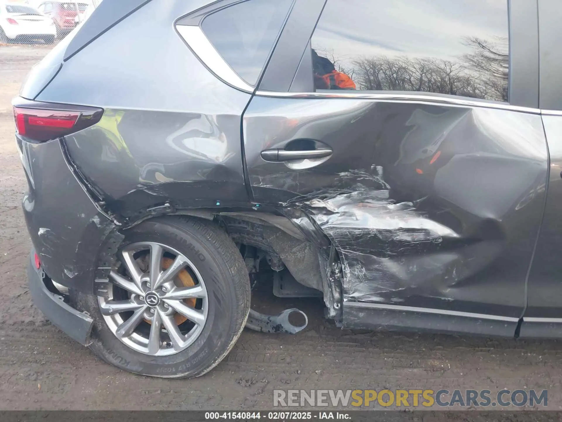 6 Photograph of a damaged car JM3KFBCM2P0193643 MAZDA CX-5 2023