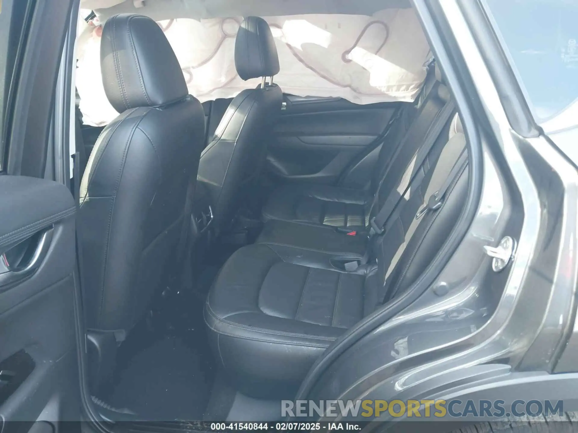 8 Photograph of a damaged car JM3KFBCM2P0193643 MAZDA CX-5 2023