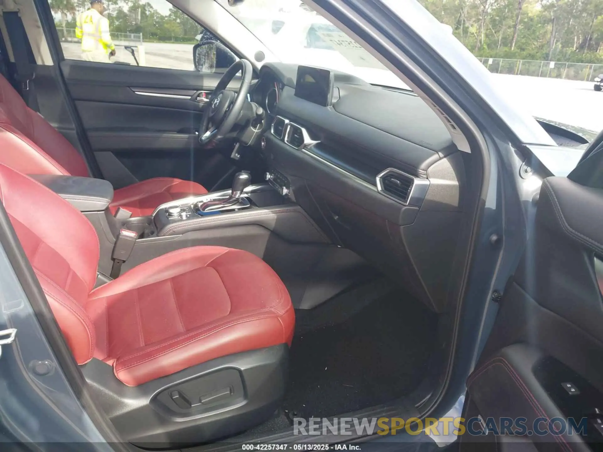 5 Photograph of a damaged car JM3KFBCM2P0226334 MAZDA CX-5 2023