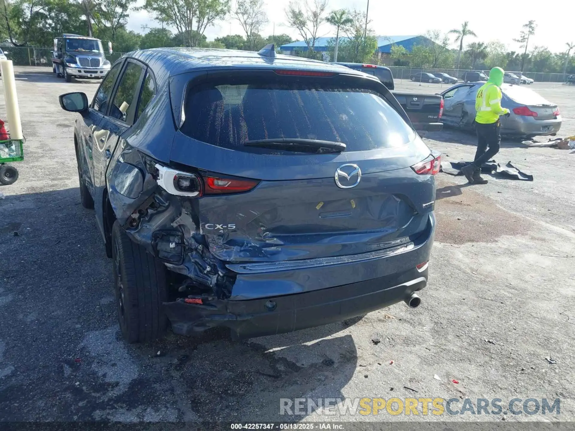 6 Photograph of a damaged car JM3KFBCM2P0226334 MAZDA CX-5 2023