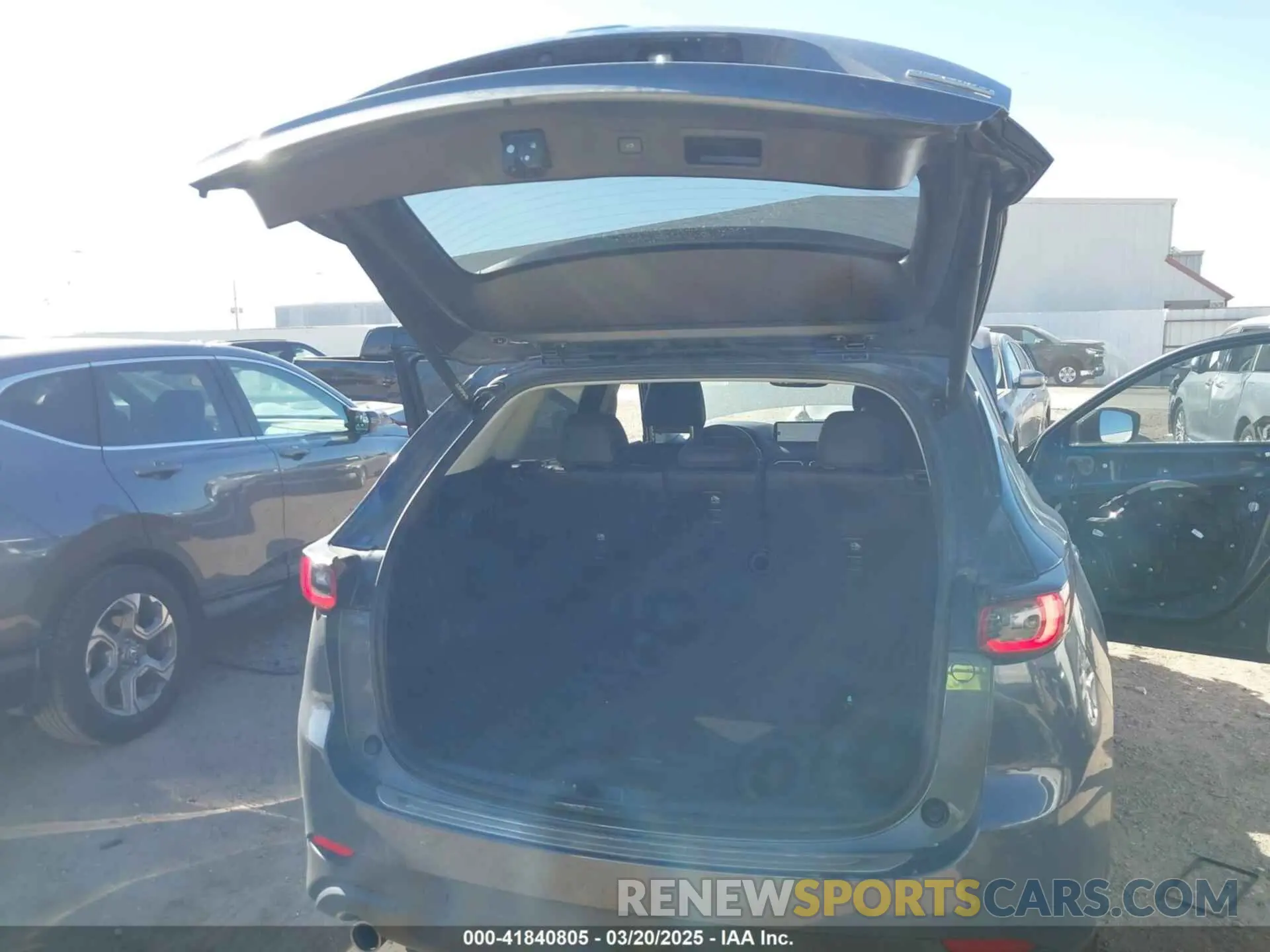 19 Photograph of a damaged car JM3KFBCM3P0200261 MAZDA CX-5 2023