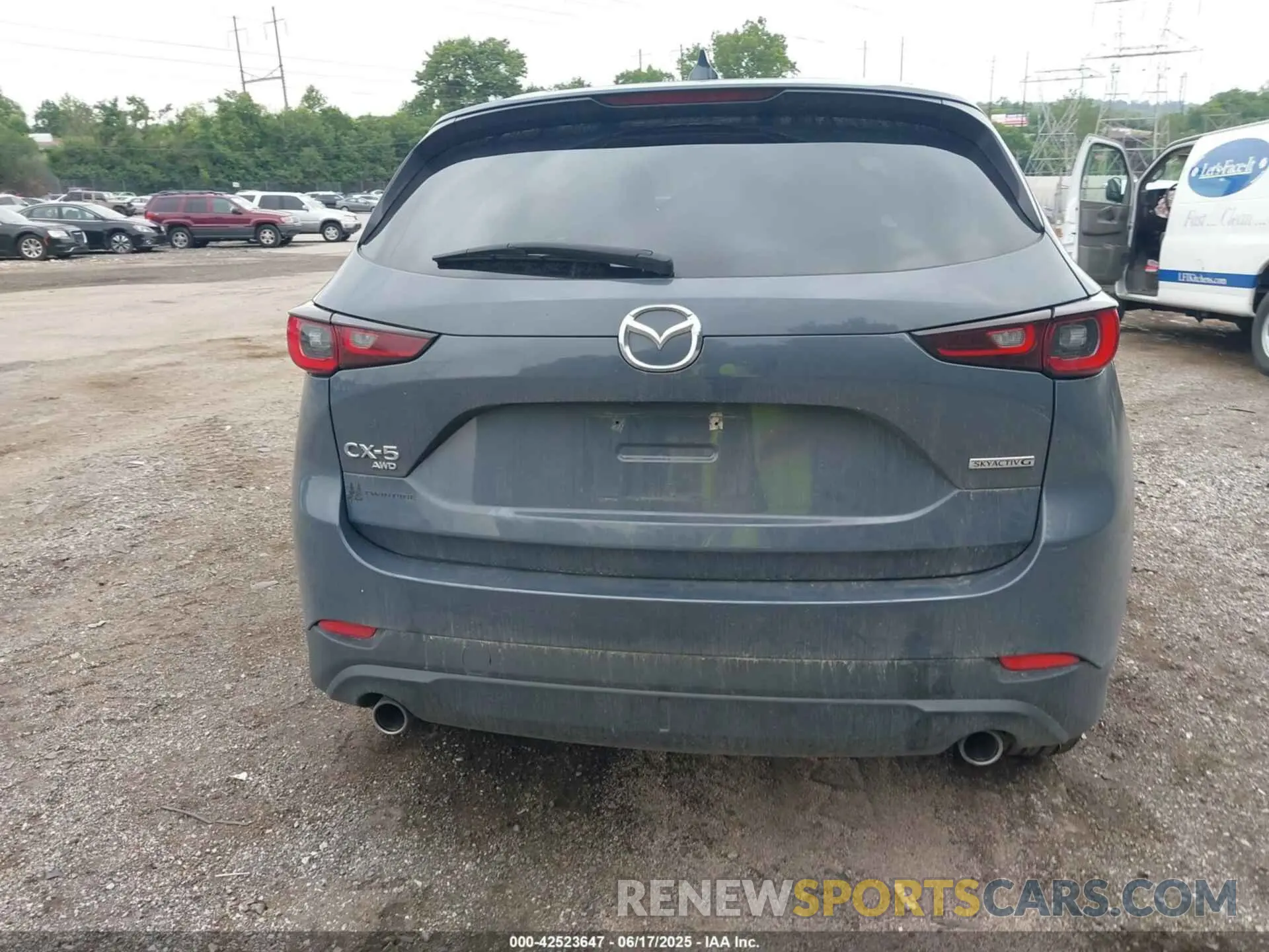 17 Photograph of a damaged car JM3KFBCM4P0142175 MAZDA CX-5 2023