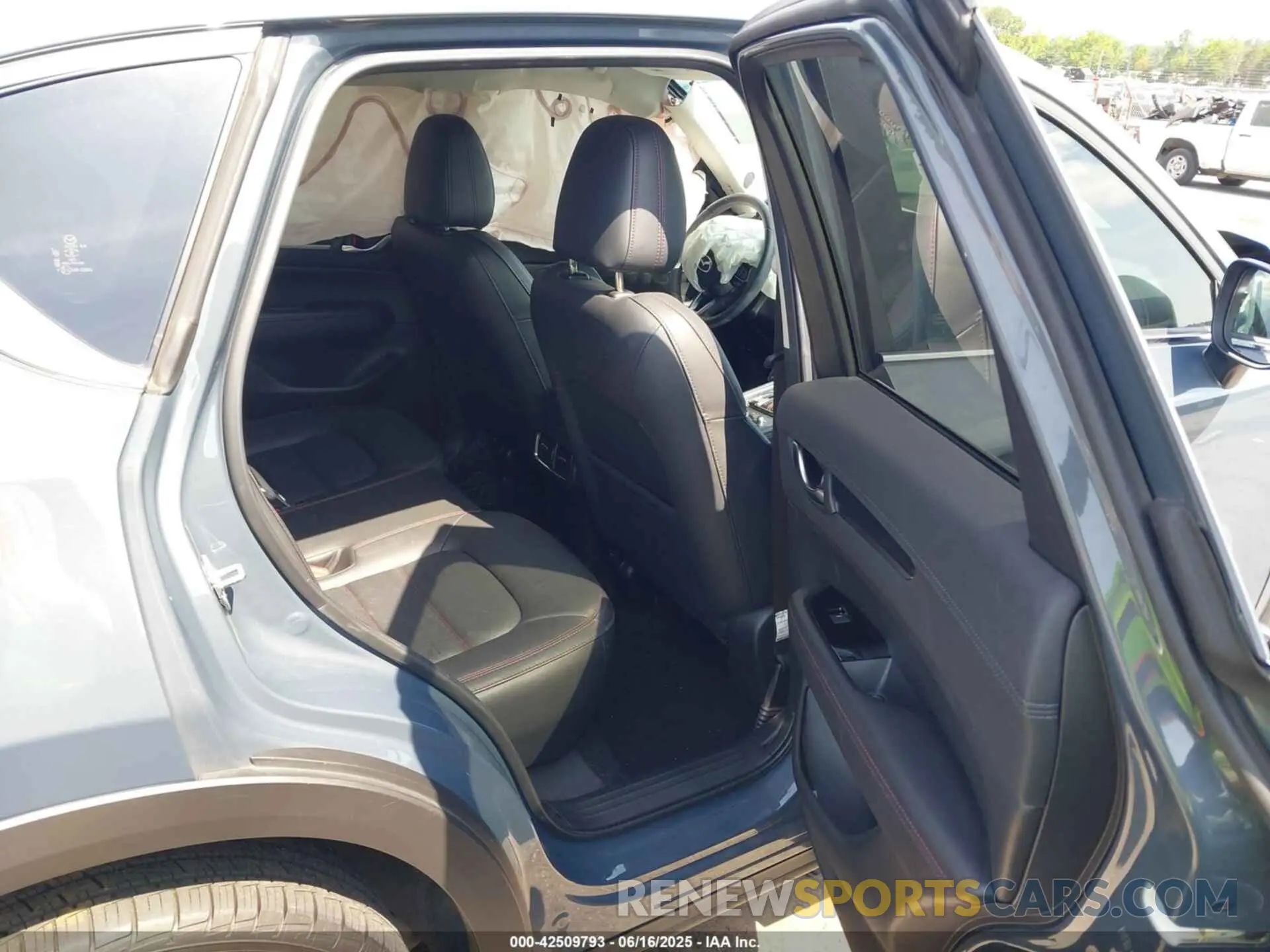 8 Photograph of a damaged car JM3KFBCM4P0263014 MAZDA CX-5 2023