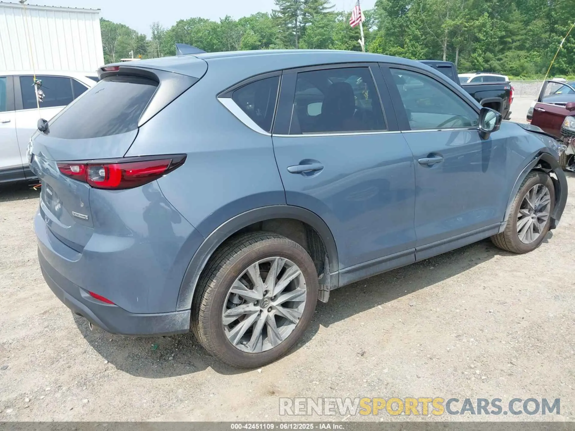4 Photograph of a damaged car JM3KFBCM5P0179462 MAZDA CX-5 2023