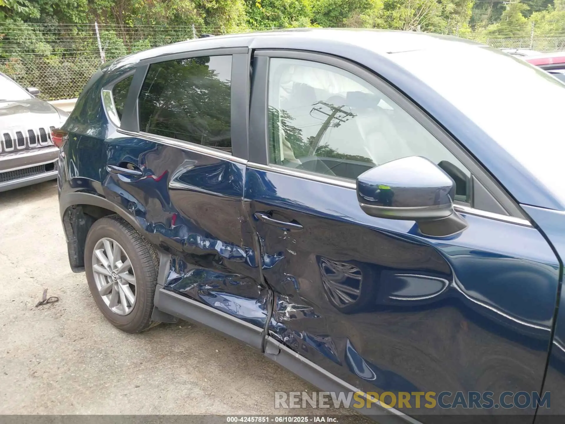6 Photograph of a damaged car JM3KFBCM5P0198710 MAZDA CX-5 2023