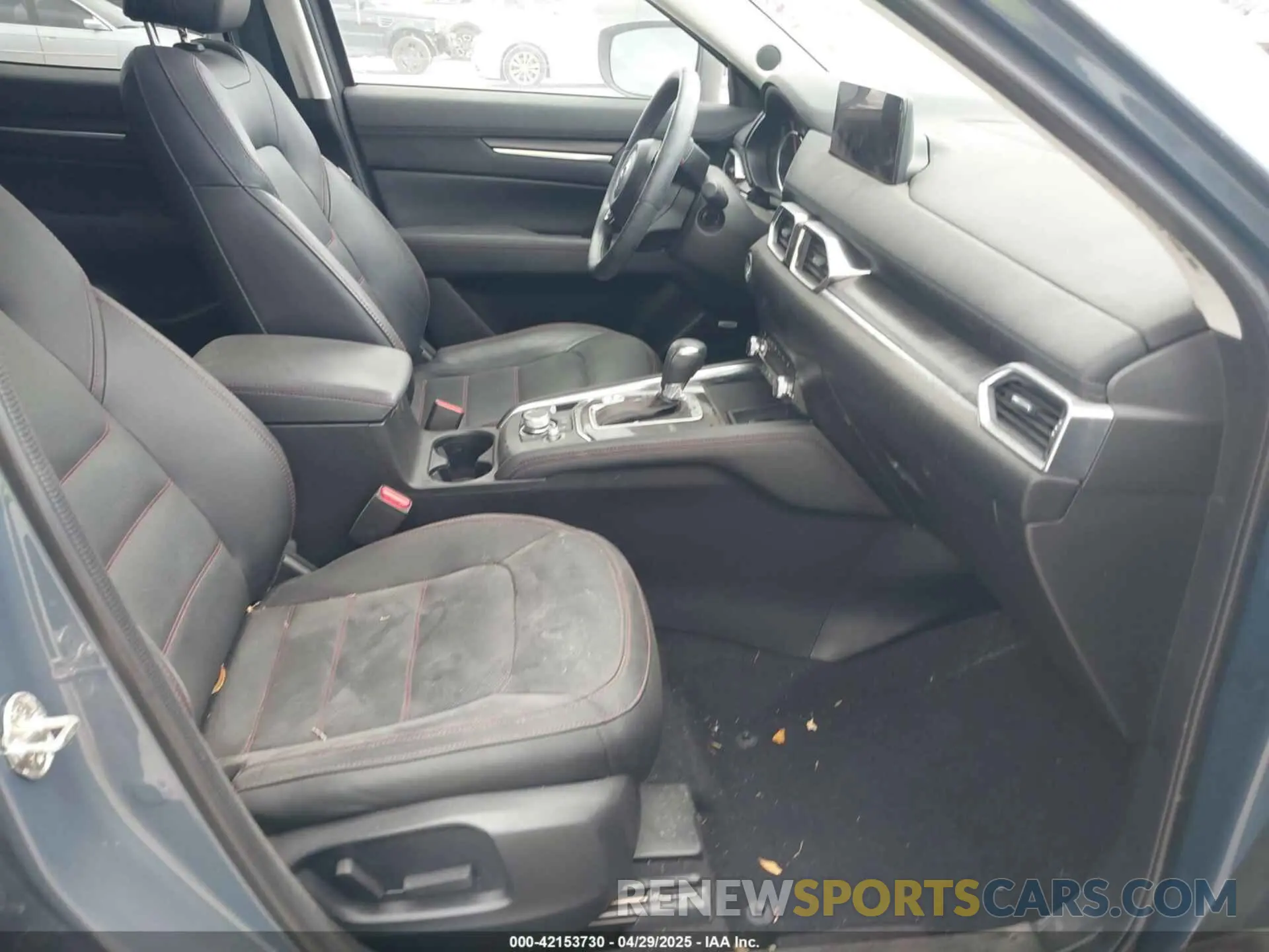 5 Photograph of a damaged car JM3KFBCM6P0266870 MAZDA CX-5 2023