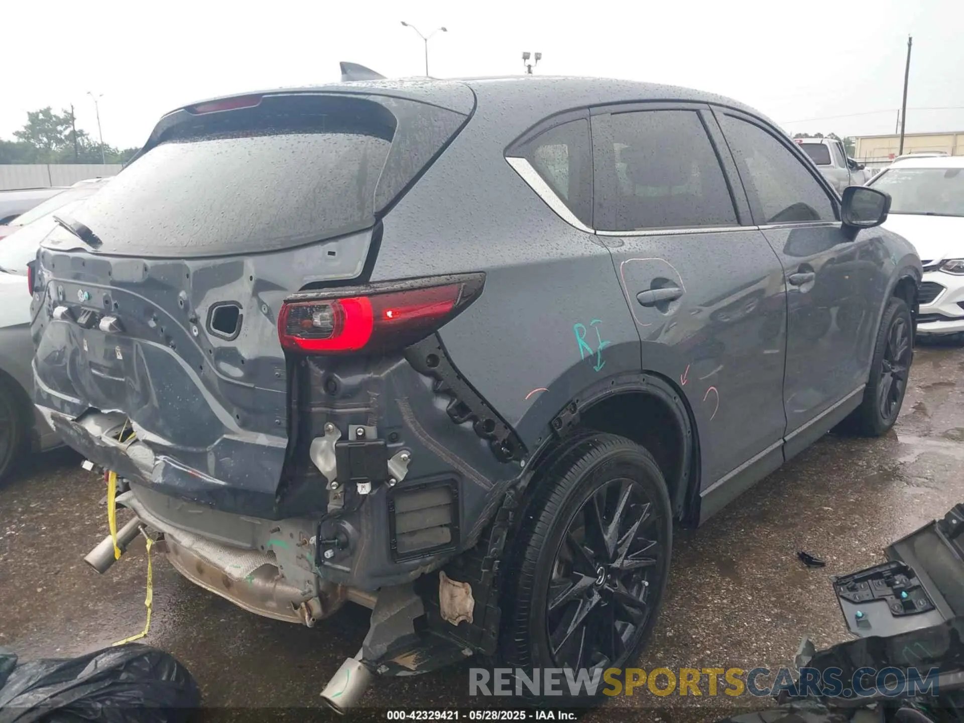 4 Photograph of a damaged car JM3KFBCM7P0104374 MAZDA CX-5 2023