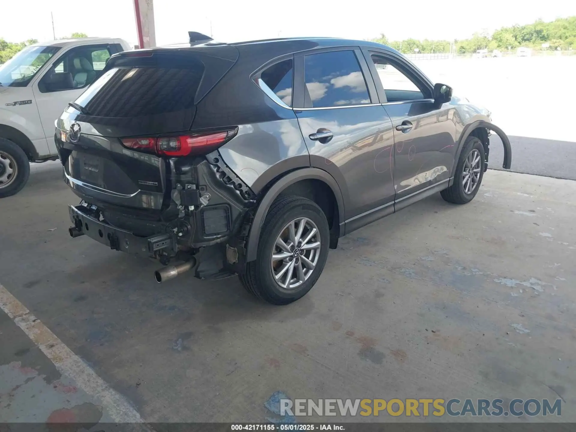 4 Photograph of a damaged car JM3KFBCM8P0251108 MAZDA CX-5 2023