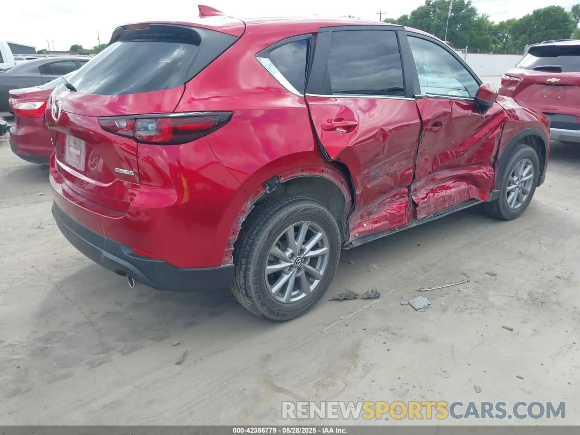 4 Photograph of a damaged car JM3KFBCM8P0256180 MAZDA CX-5 2023