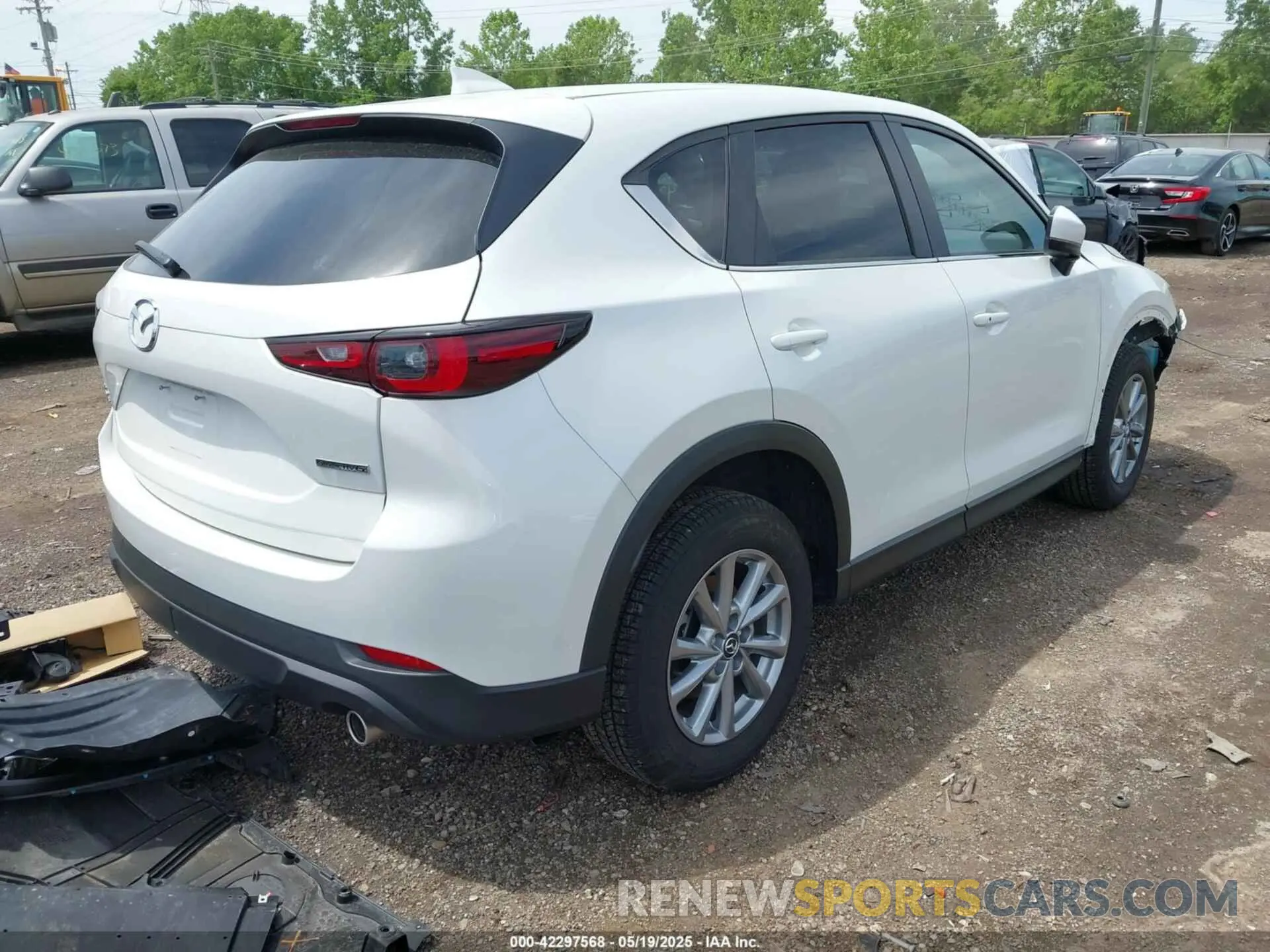 4 Photograph of a damaged car JM3KFBCM9P0167301 MAZDA CX-5 2023