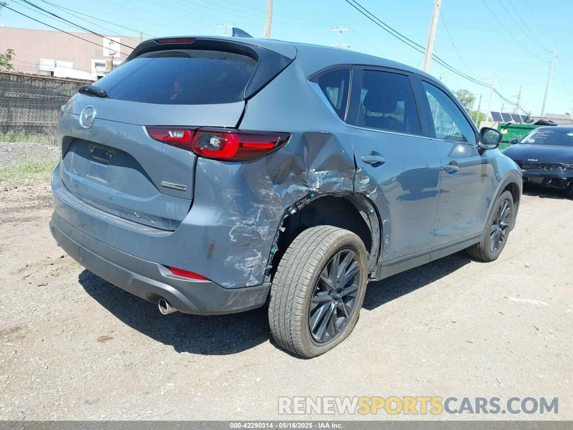 4 Photograph of a damaged car JM3KFBCM9P0253367 MAZDA CX-5 2023