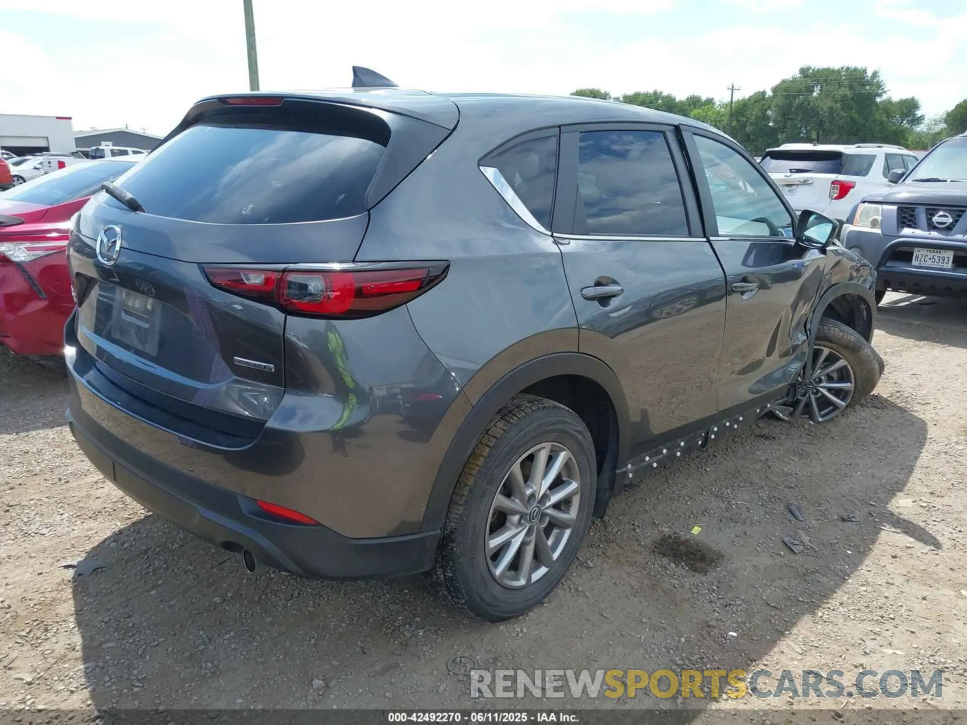 4 Photograph of a damaged car JM3KFBCMXP0124912 MAZDA CX-5 2023
